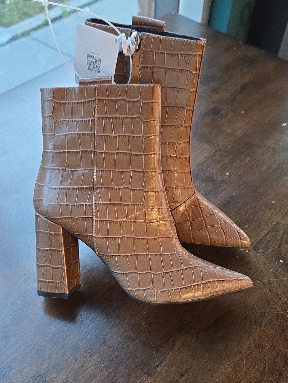 Geox Size 5 Women's Croc-Embossed Block Heel Ankle Boots in Tan Leather